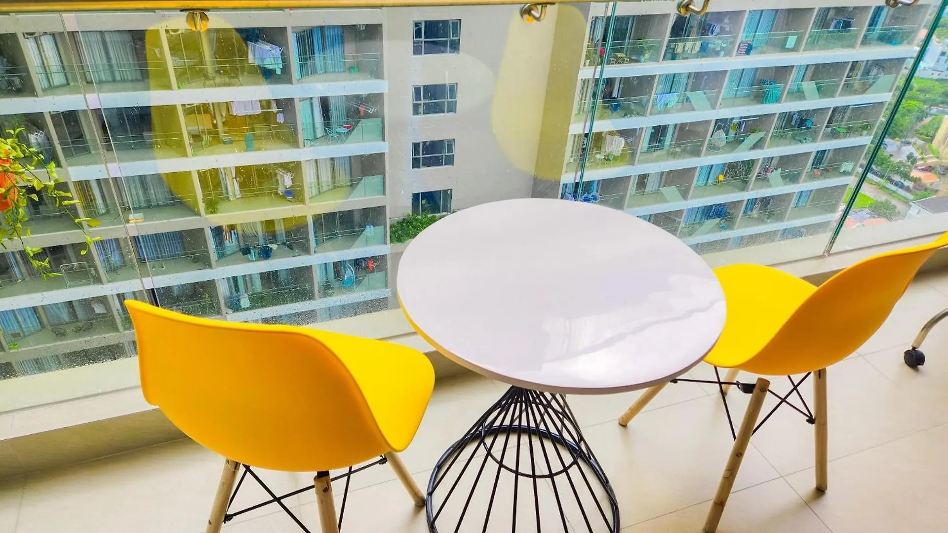 Apartment The Song Vung Tau: 5-Star Beach View Condotel