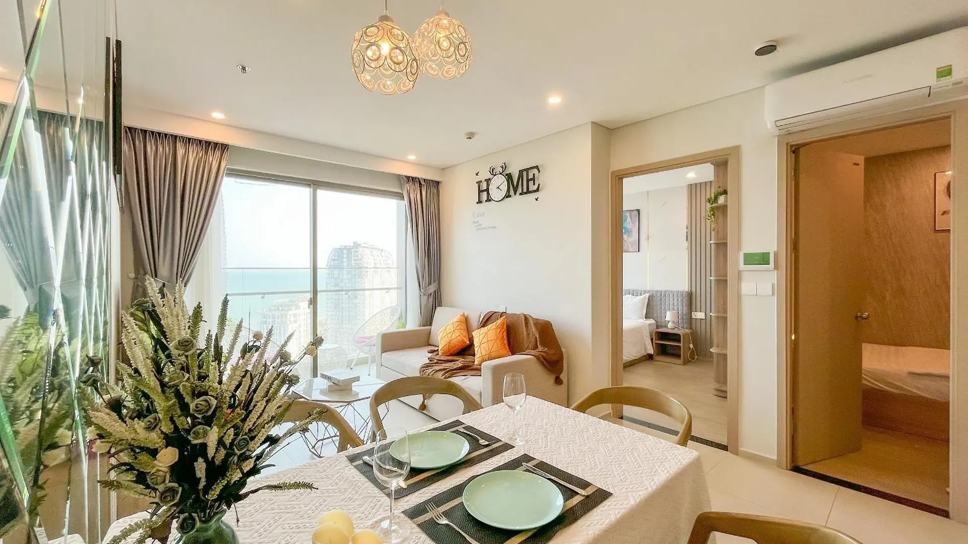 Apartment The Song Vung Tau: 5-Star Beach View Condotel