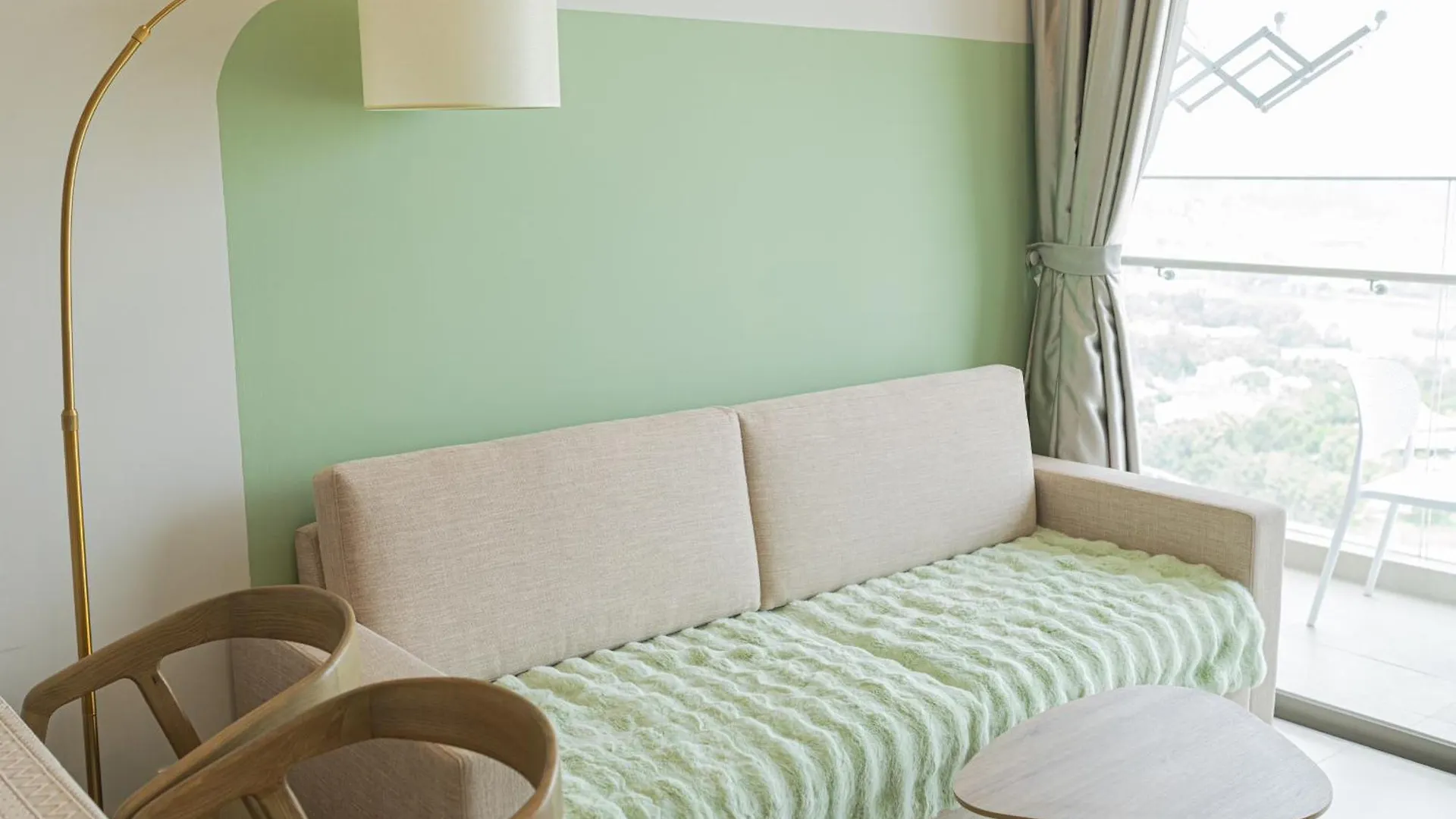 Apartment The Song Vung Tau: 5-Star Beach View Condotel