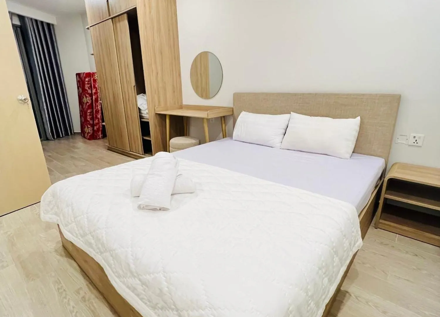Apartment The Song Vung Tau: 5-Star Beach View Condotel